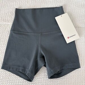 NWOT lululemon sz 2 grey align short 4”